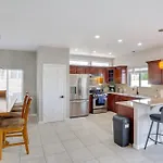 7 Mi To Fremont Street Spacious Vegas Home!