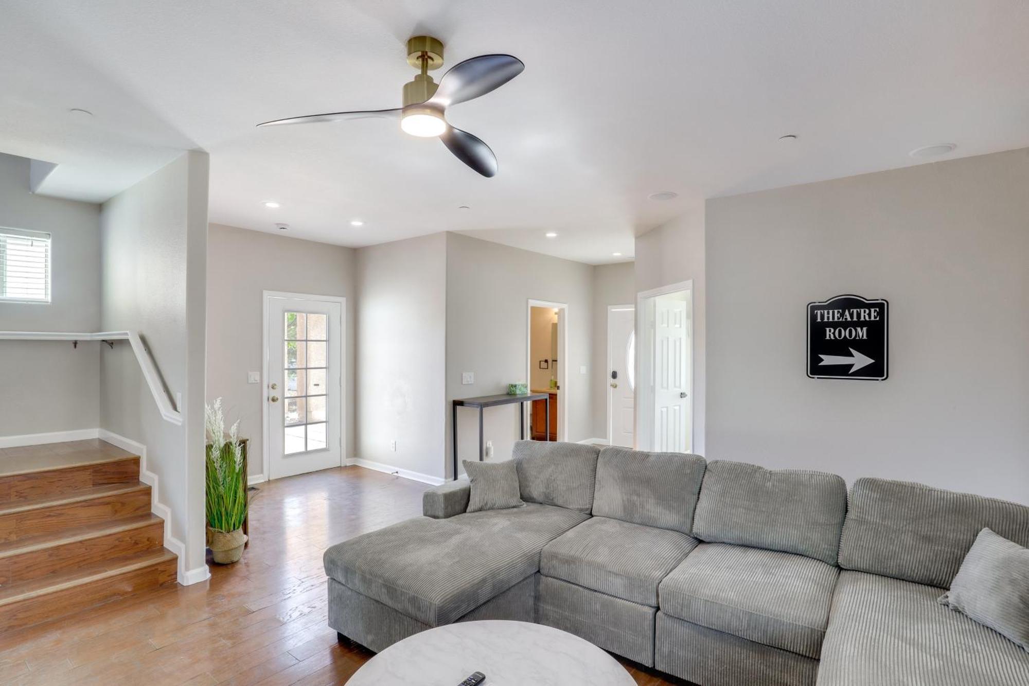 7 Mi To Fremont Street Spacious Vegas Home! * Las Vegas