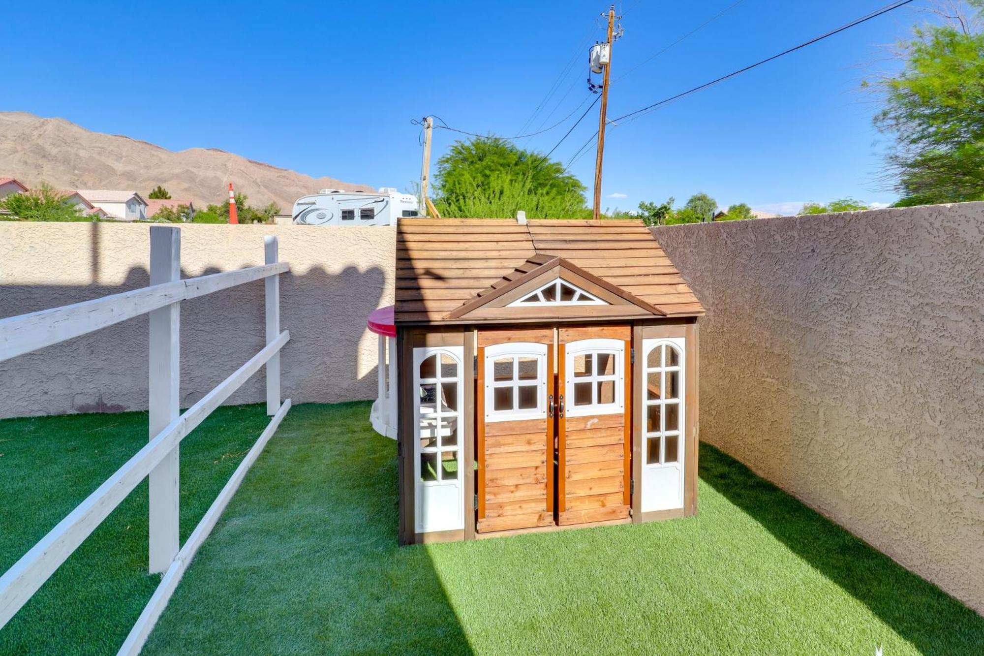 7 Mi To Fremont Street Spacious Vegas Home! Holiday home