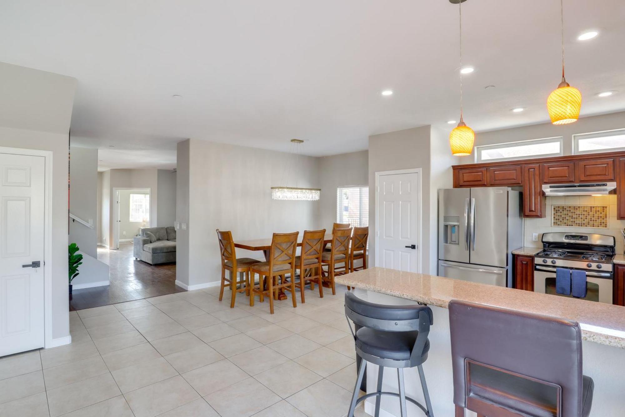 7 Mi To Fremont Street Spacious Vegas Home! * Las Vegas