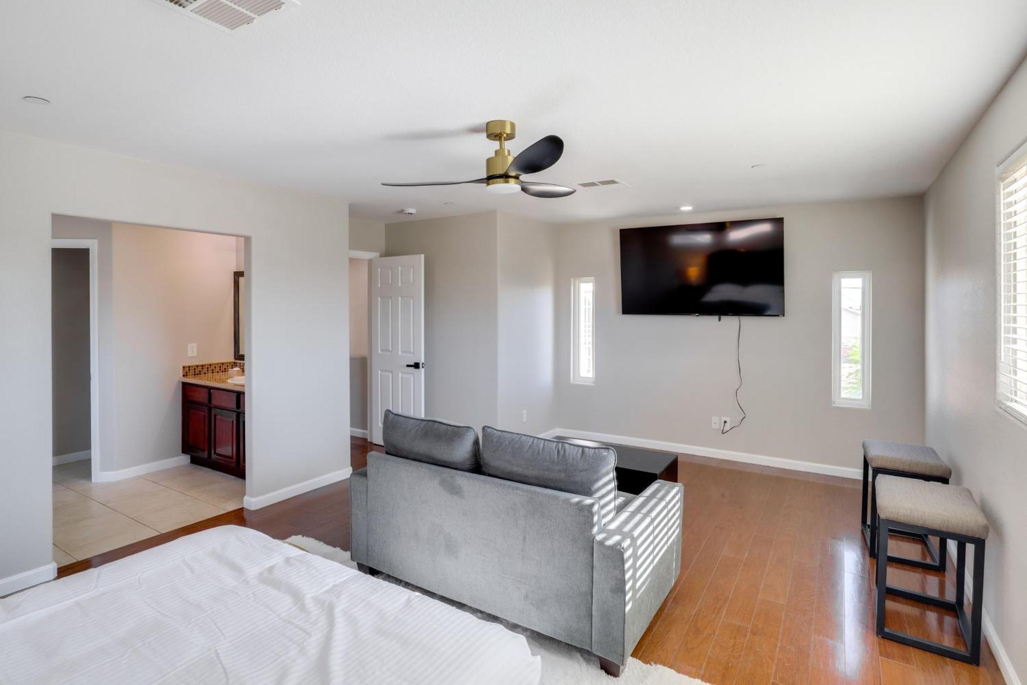 7 Mi To Fremont Street Spacious Vegas Home! *