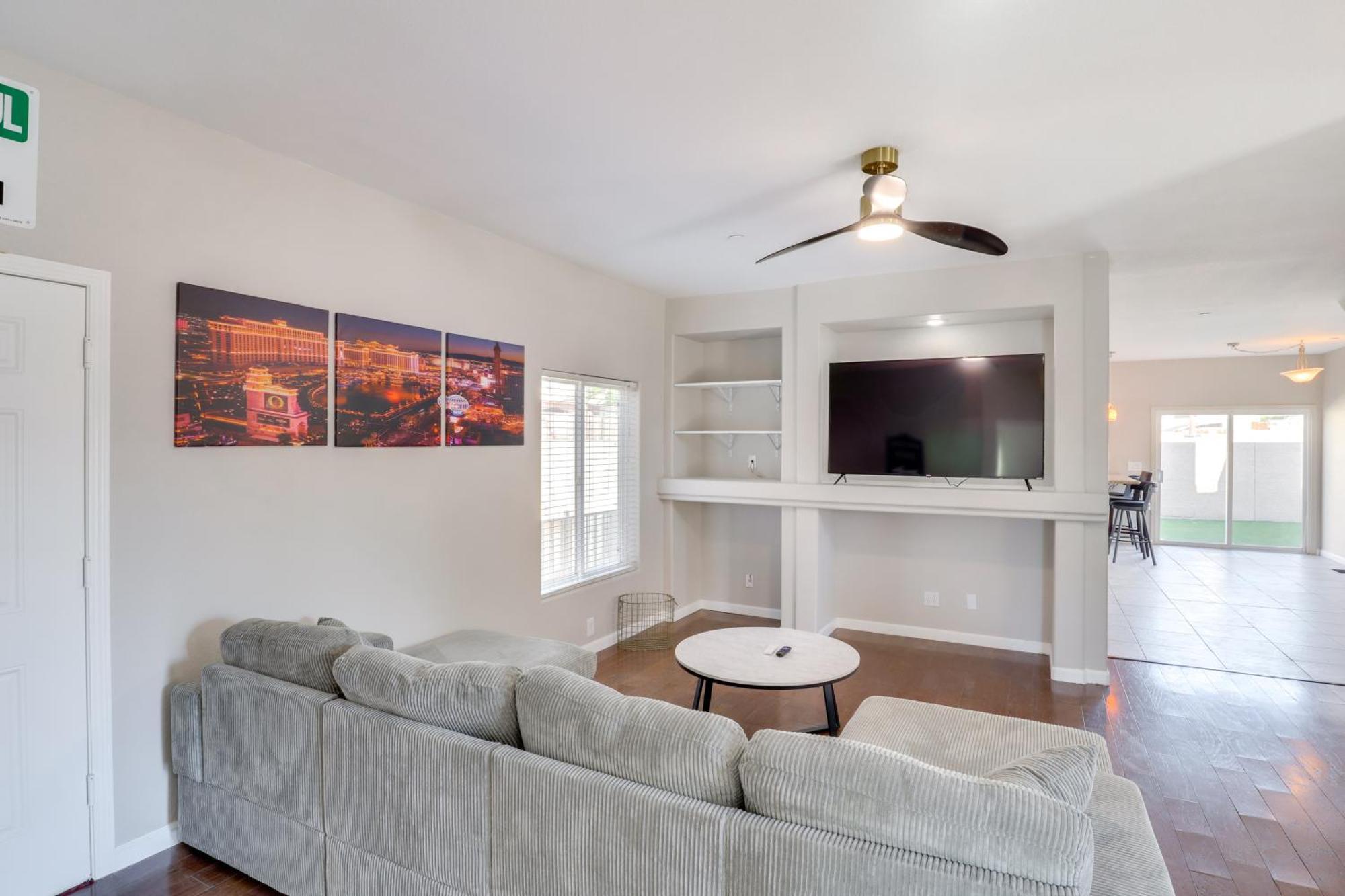 Holiday home 7 Mi To Fremont Street Spacious Vegas Home!